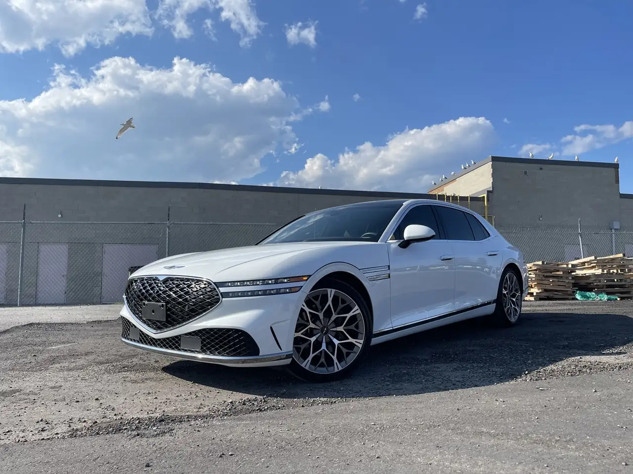 2023 Genesis G90