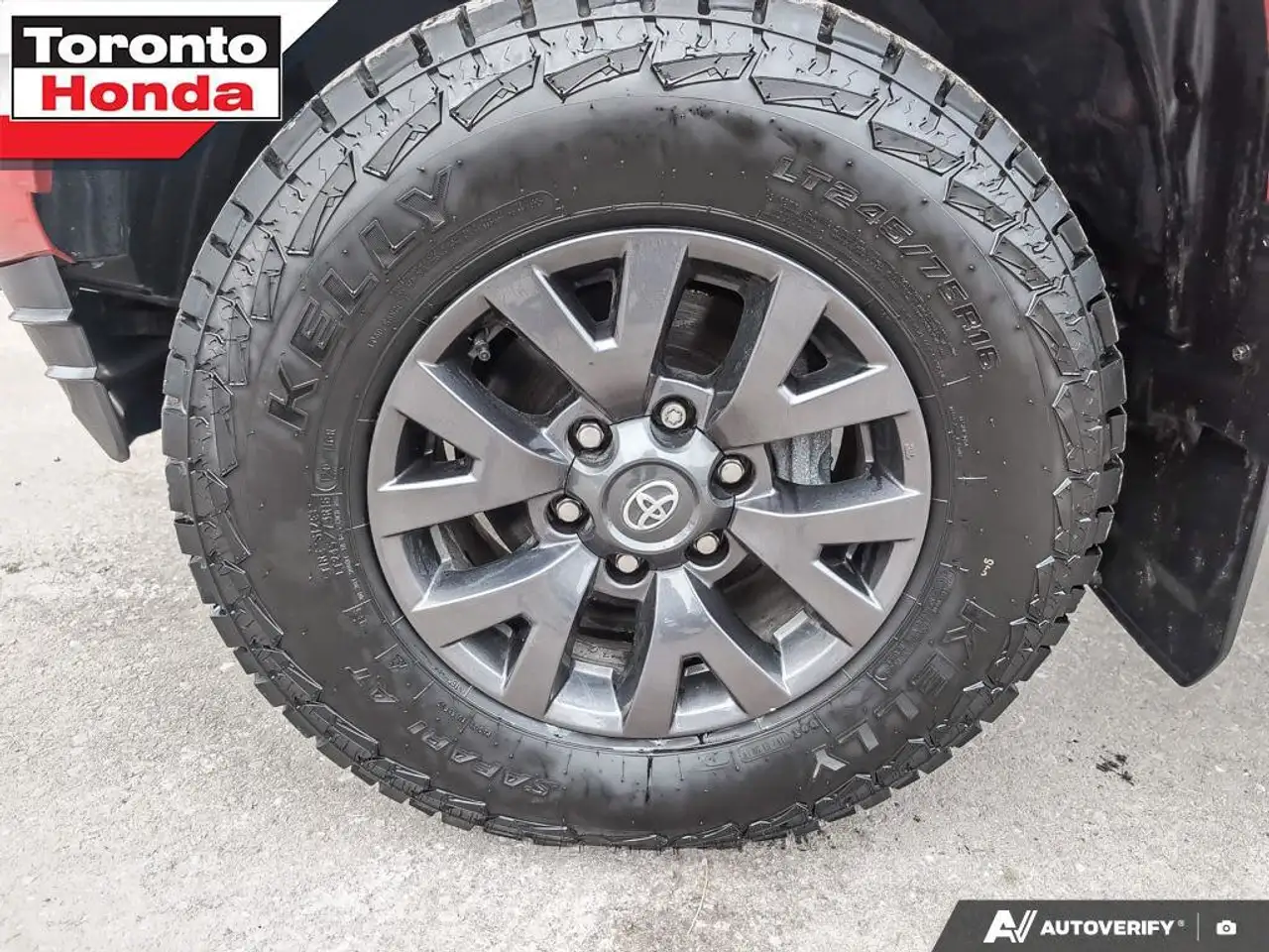 Toyota Tacoma снимка Toyota Tacoma