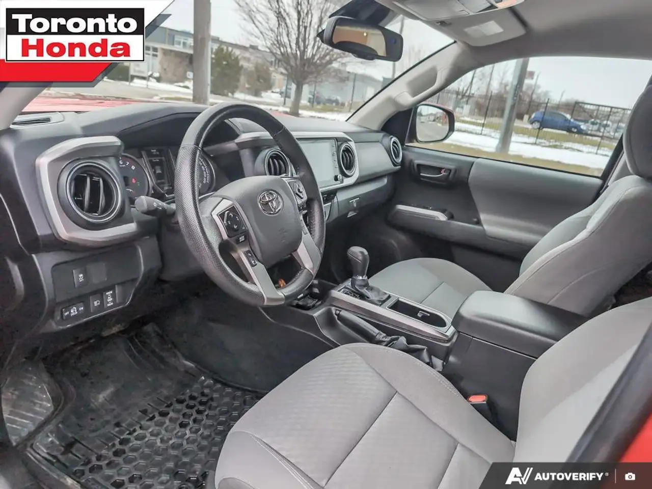Toyota Tacoma снимка Toyota Tacoma