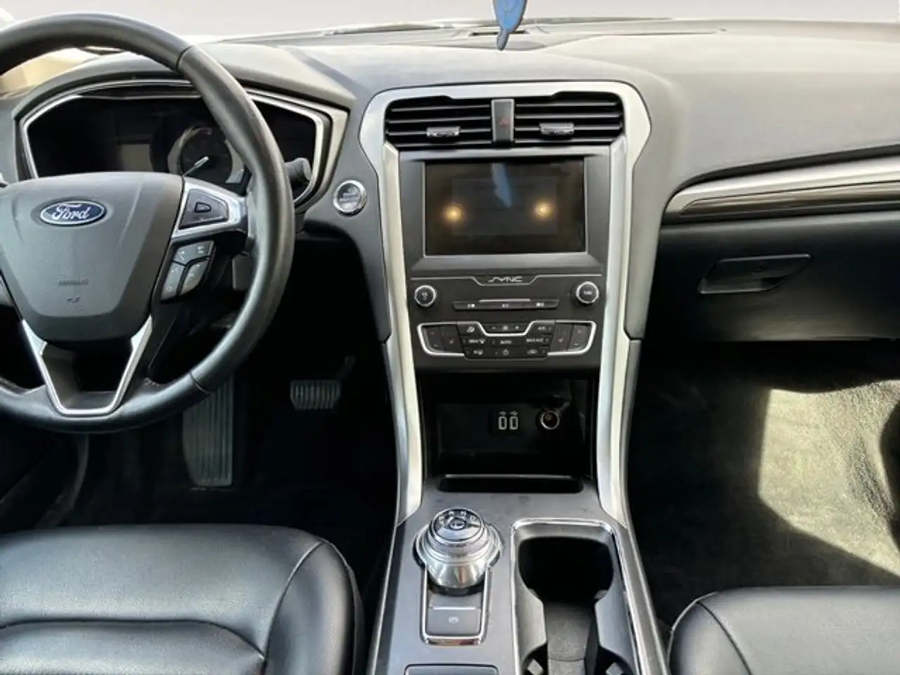 Ford Fusion Hybrid снимка Ford Fusion Hybrid