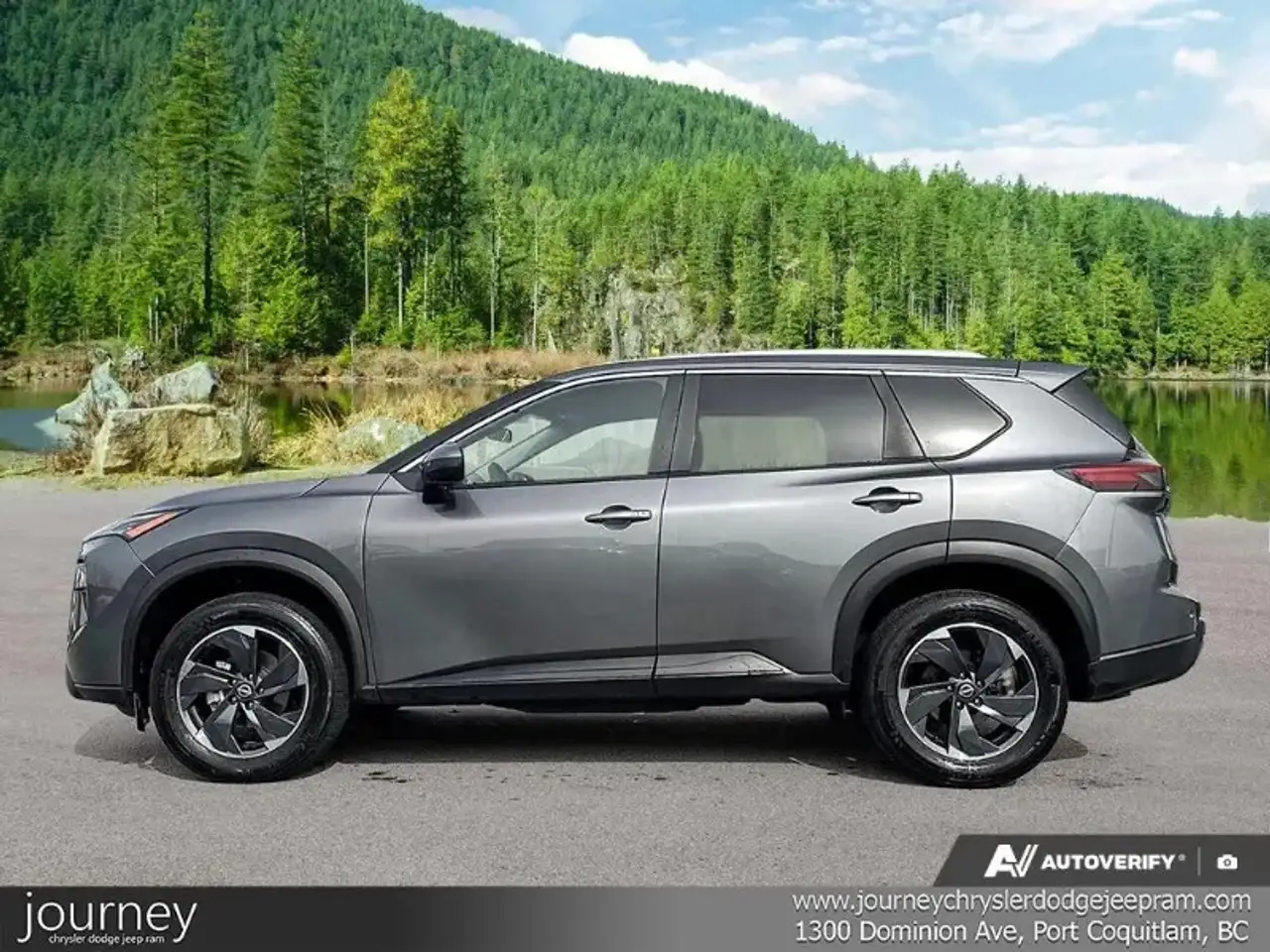 Nissan Rogue снимка Nissan Rogue