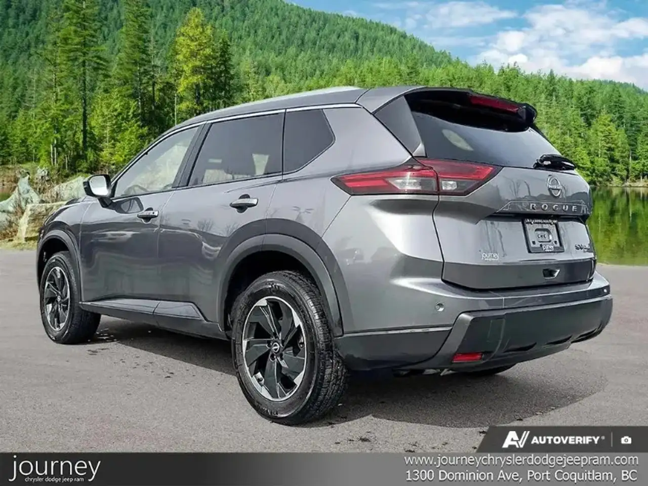 Nissan Rogue снимка Nissan Rogue