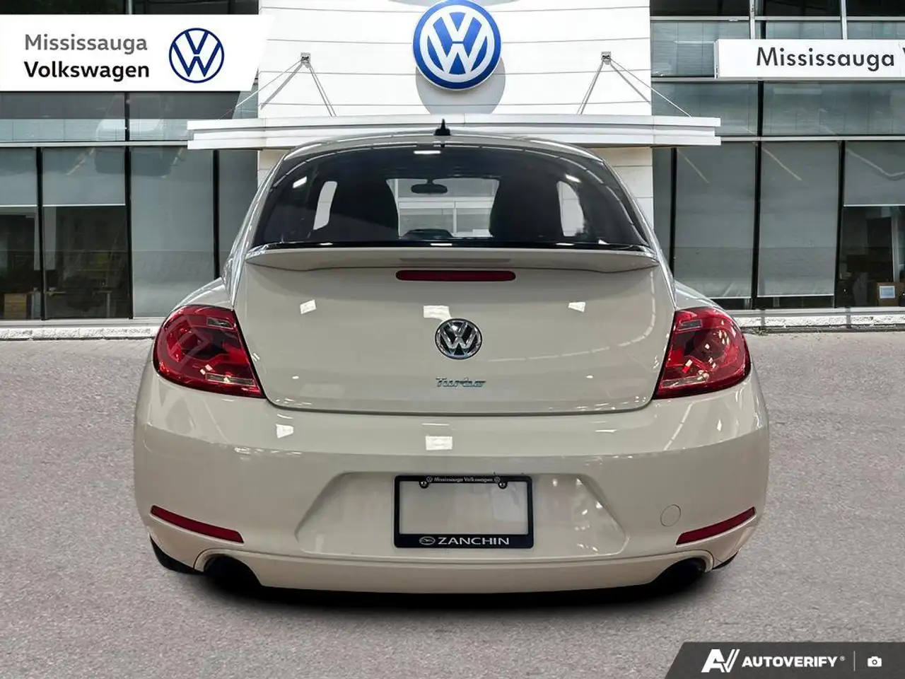 Volkswagen Beetle снимка Volkswagen Beetle