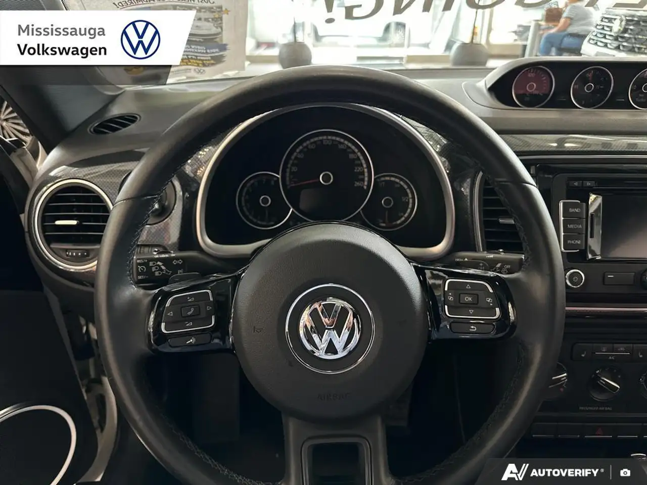 Volkswagen Beetle снимка Volkswagen Beetle