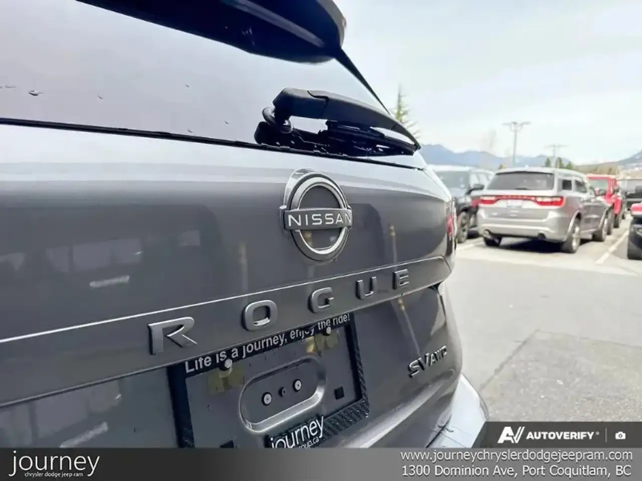 Nissan Rogue снимка Nissan Rogue