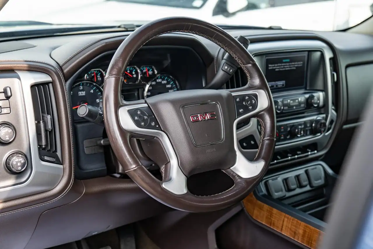 GMC Sierra 1500 photo GMC Sierra 1500