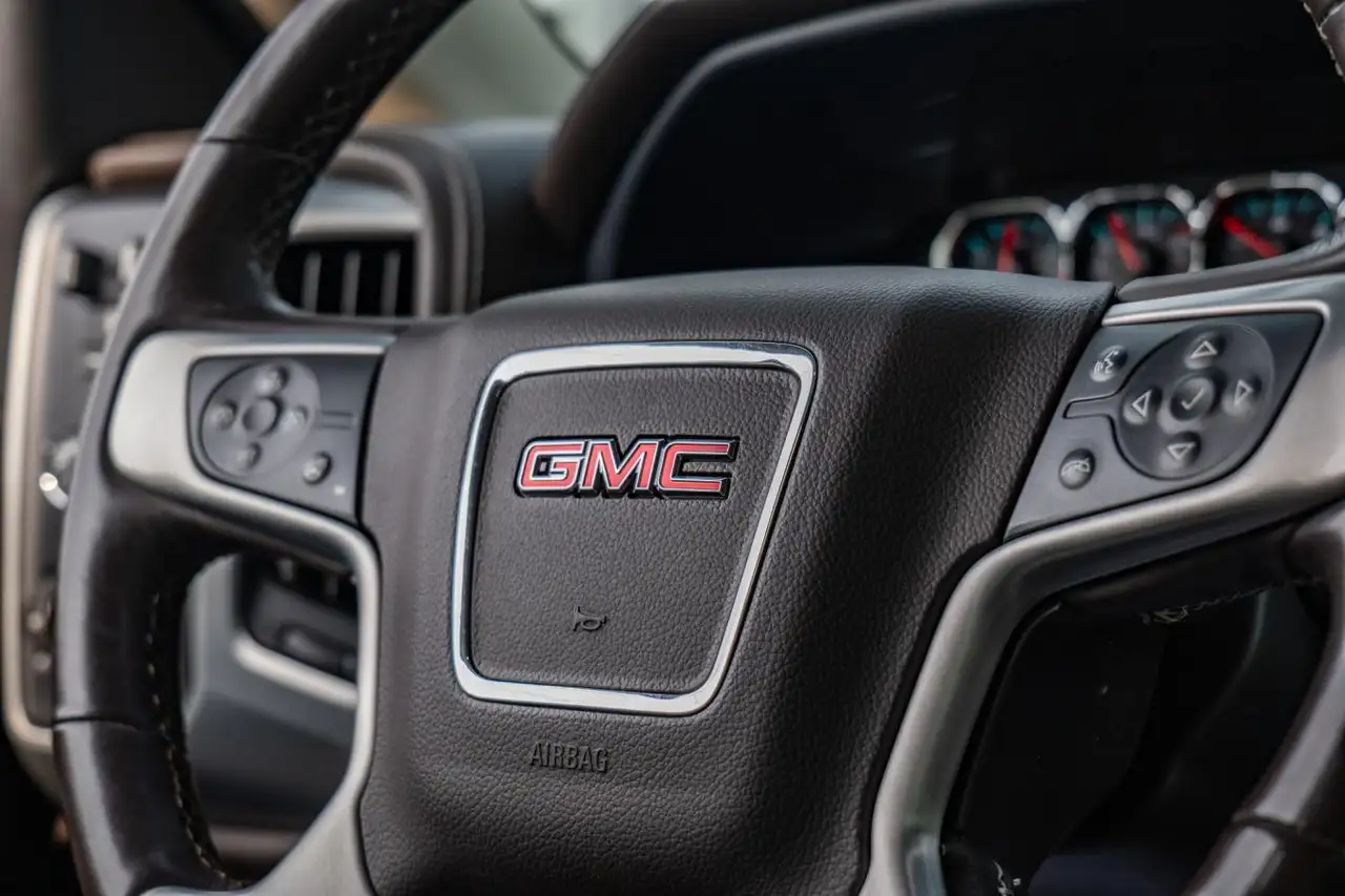 GMC Sierra 1500 photo GMC Sierra 1500