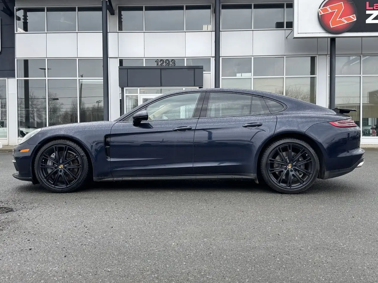 Porsche Panamera снимка Porsche Panamera