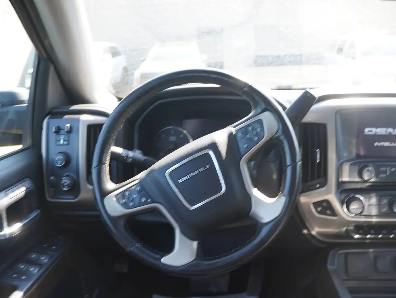 GMC Sierra 1500 снимка GMC Sierra 1500