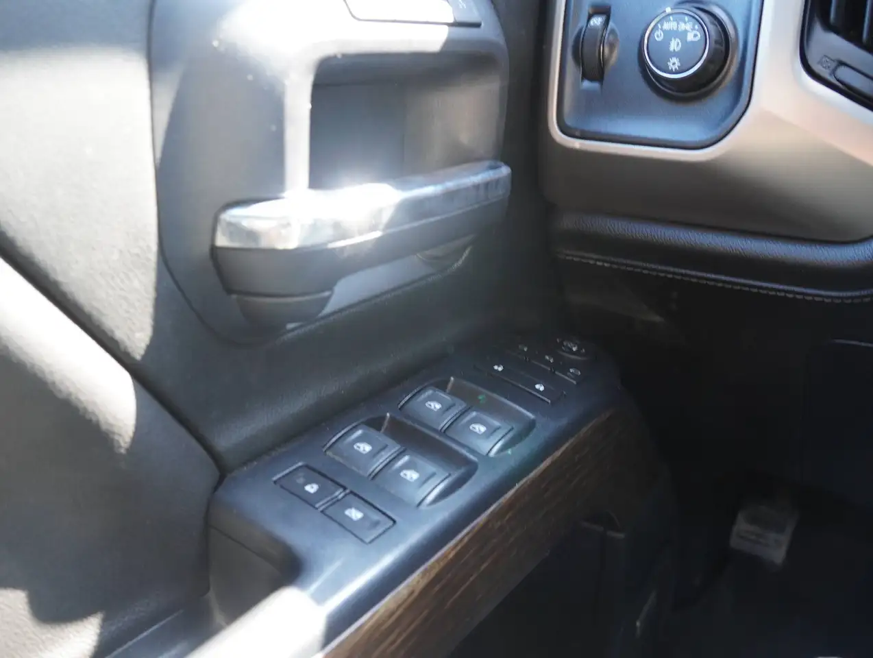 GMC Sierra 1500 снимка GMC Sierra 1500