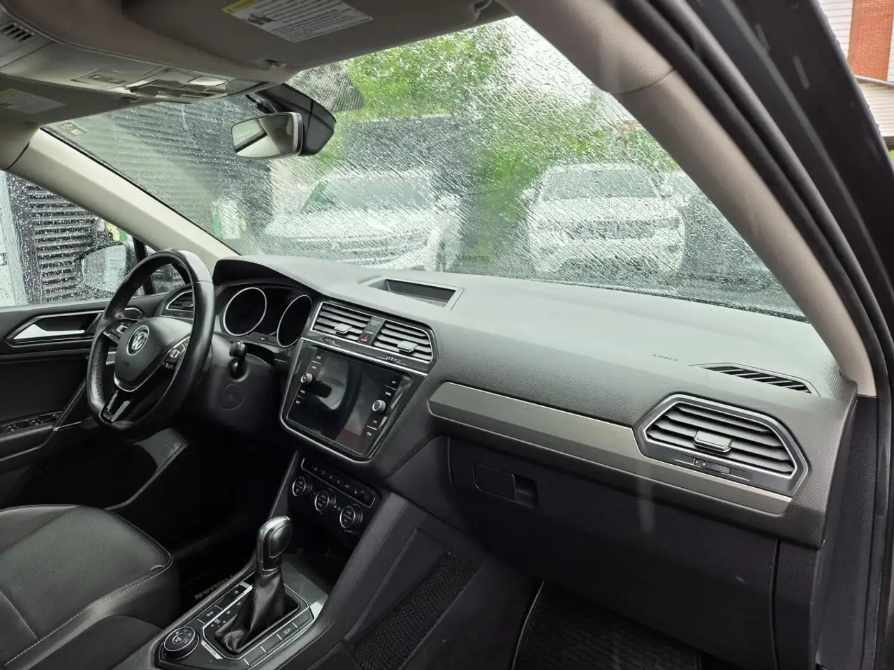 Volkswagen Tiguan снимка Volkswagen Tiguan