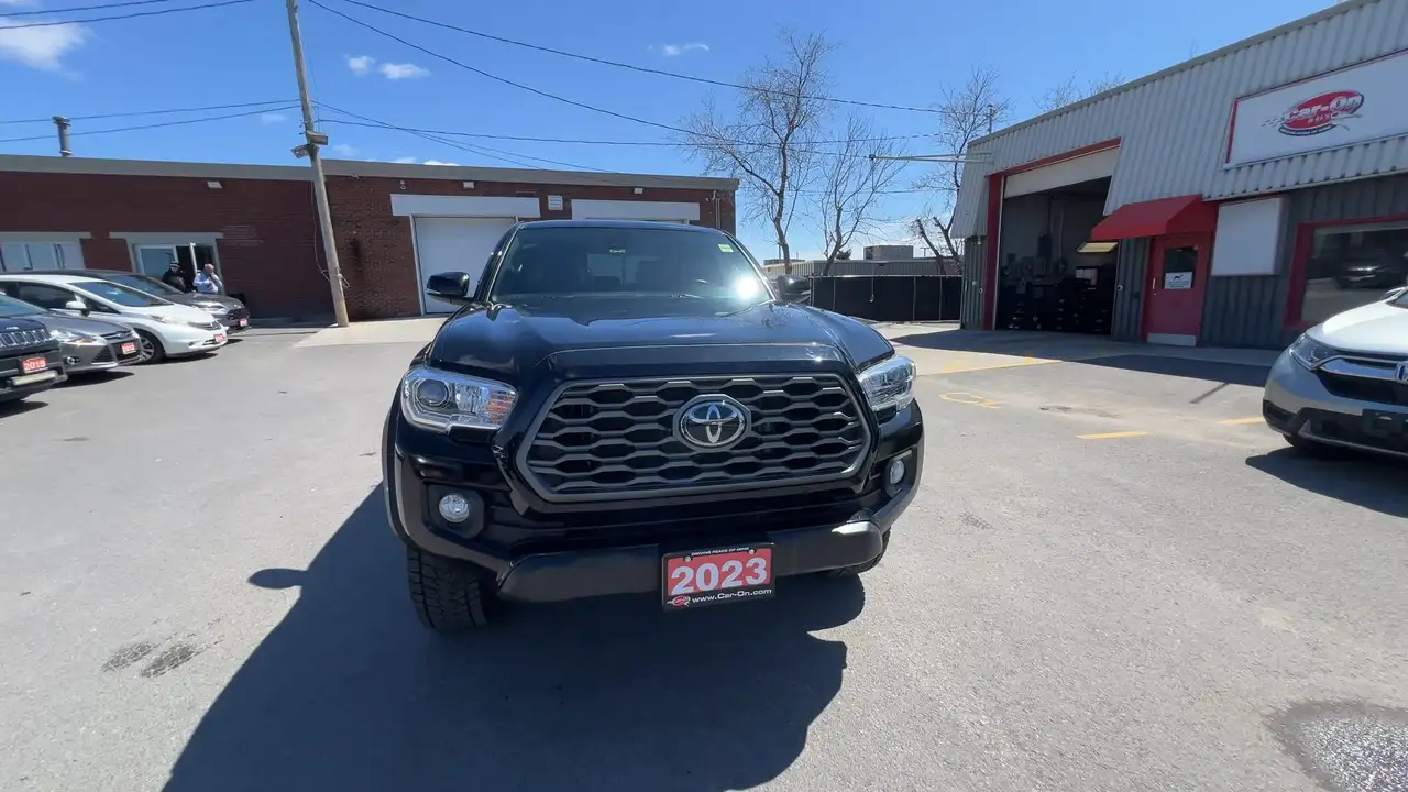 Toyota Tacoma снимка Toyota Tacoma