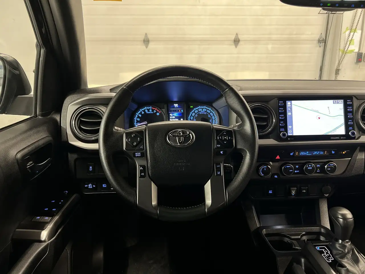 Toyota Tacoma снимка Toyota Tacoma
