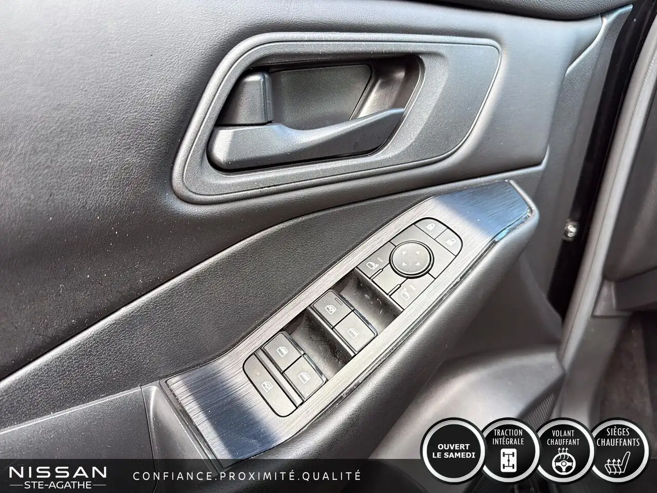 Nissan Rogue fotografie Nissan Rogue