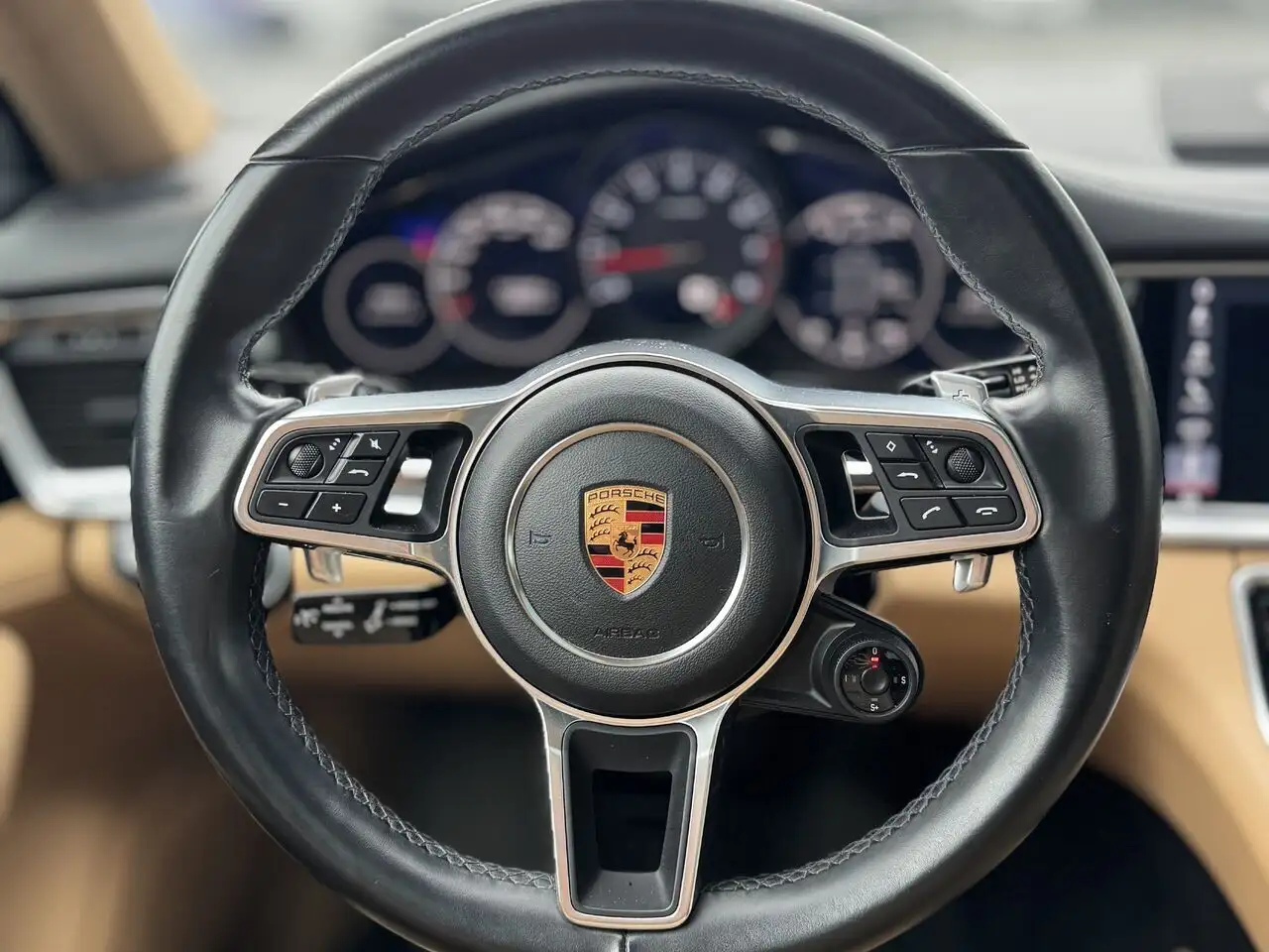 Porsche Panamera снимка Porsche Panamera