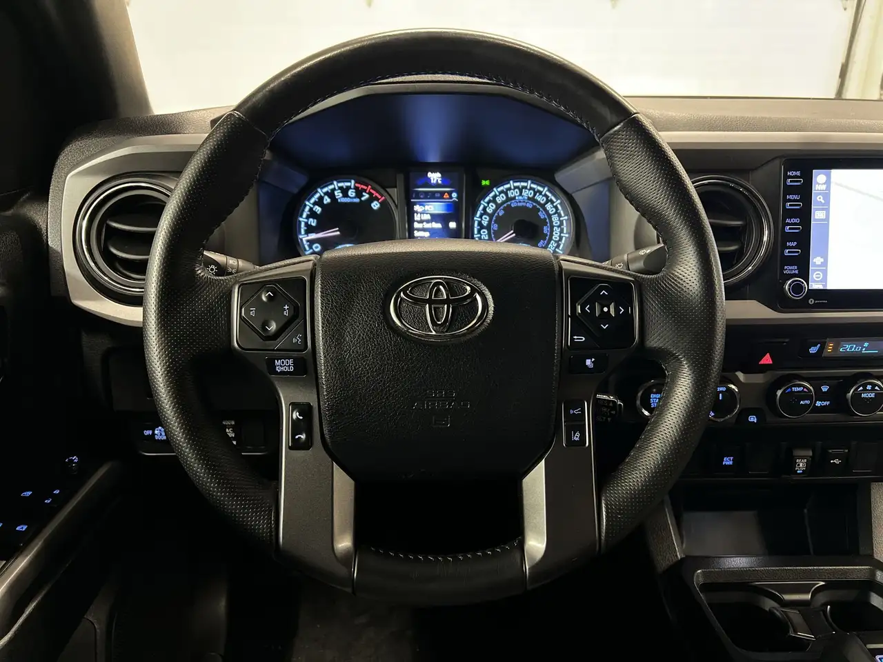 Toyota Tacoma снимка Toyota Tacoma