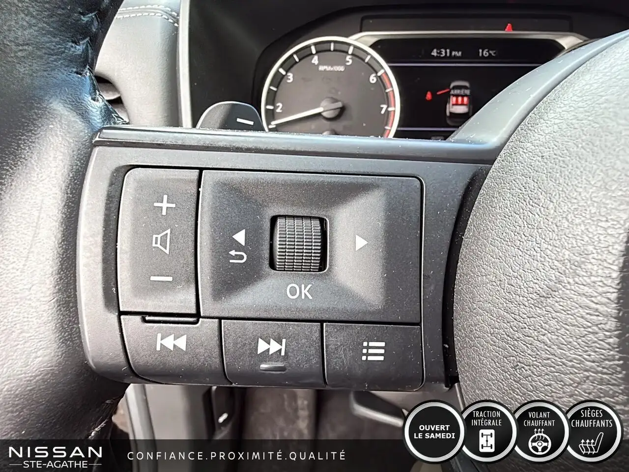 Nissan Rogue fotografie Nissan Rogue