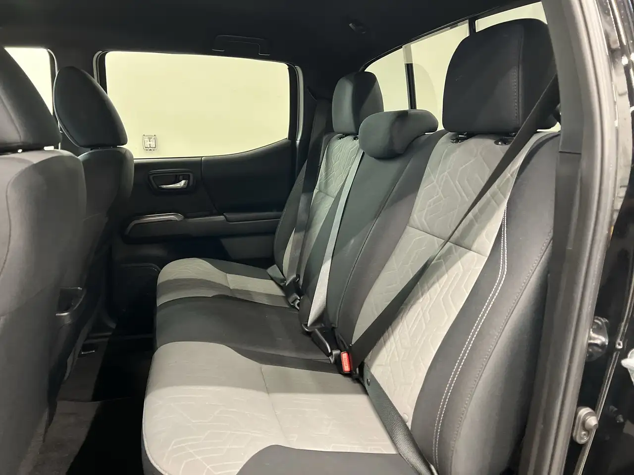 Toyota Tacoma снимка Toyota Tacoma