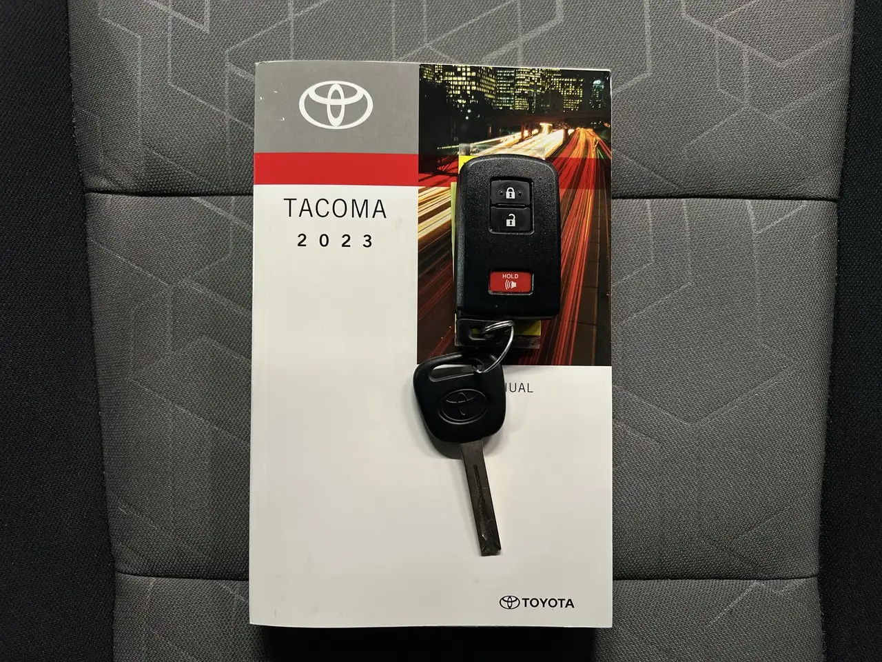 Toyota Tacoma снимка Toyota Tacoma
