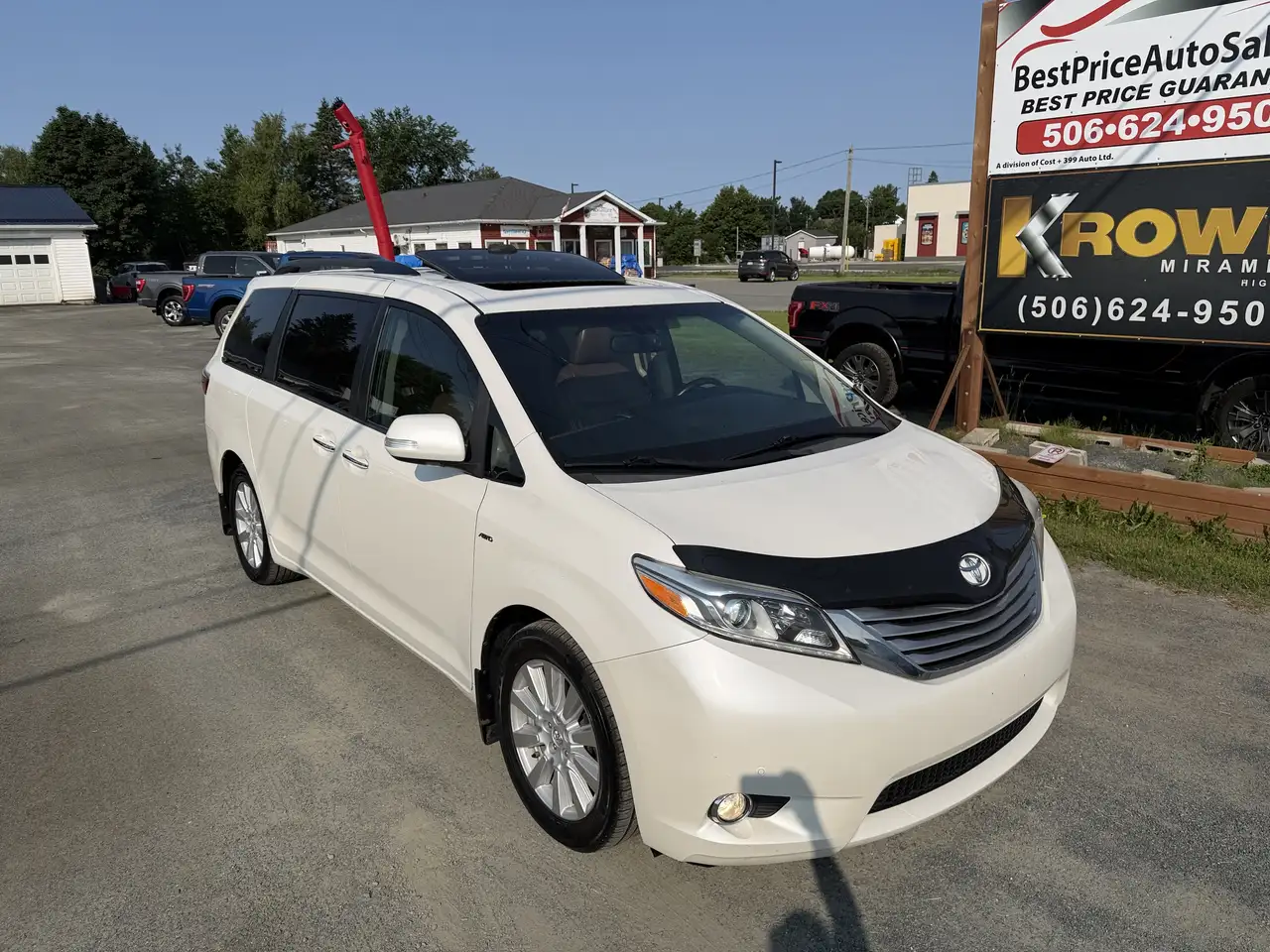Toyota Sienna photo Toyota Sienna