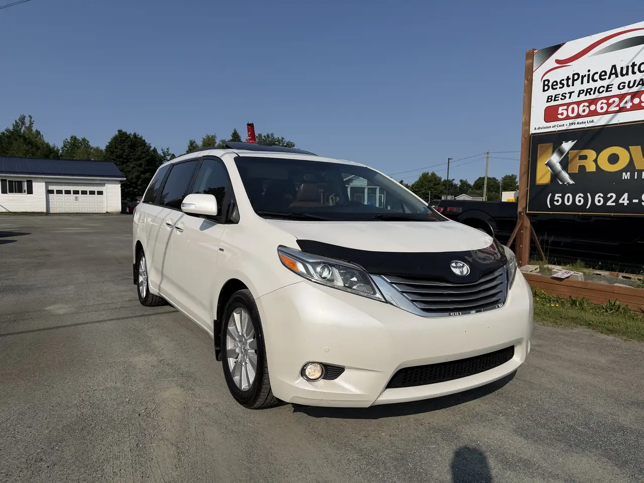 Toyota Sienna photo Toyota Sienna