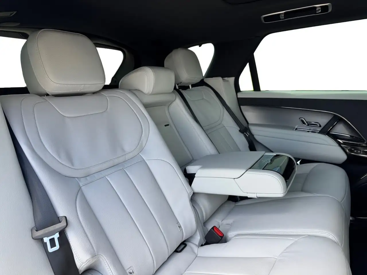 Land Rover Range Rover Sport снимка Land Rover Range Rover Sport