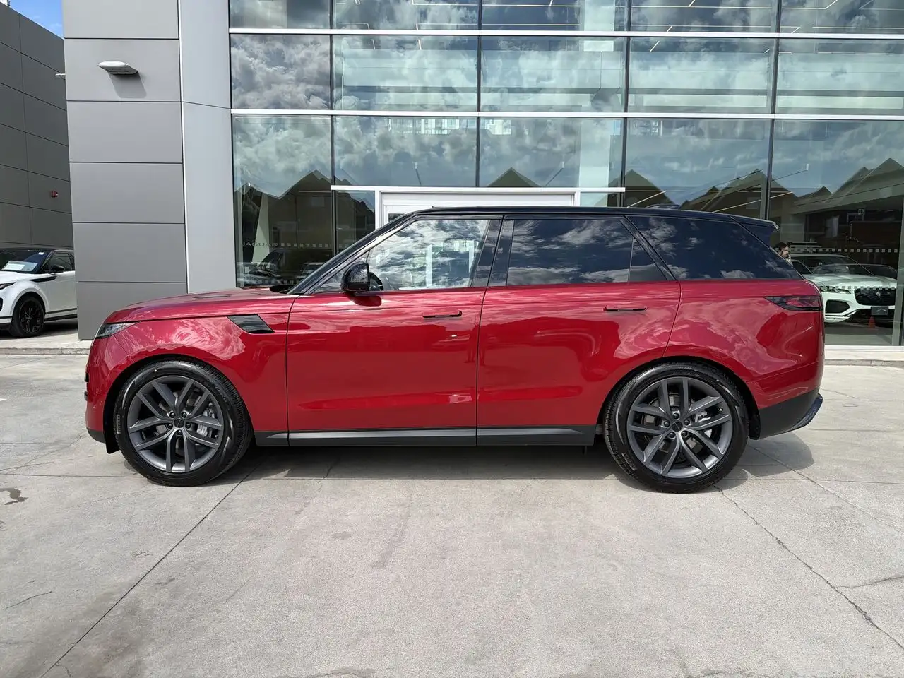 Land Rover Range Rover Sport photo Land Rover Range Rover Sport