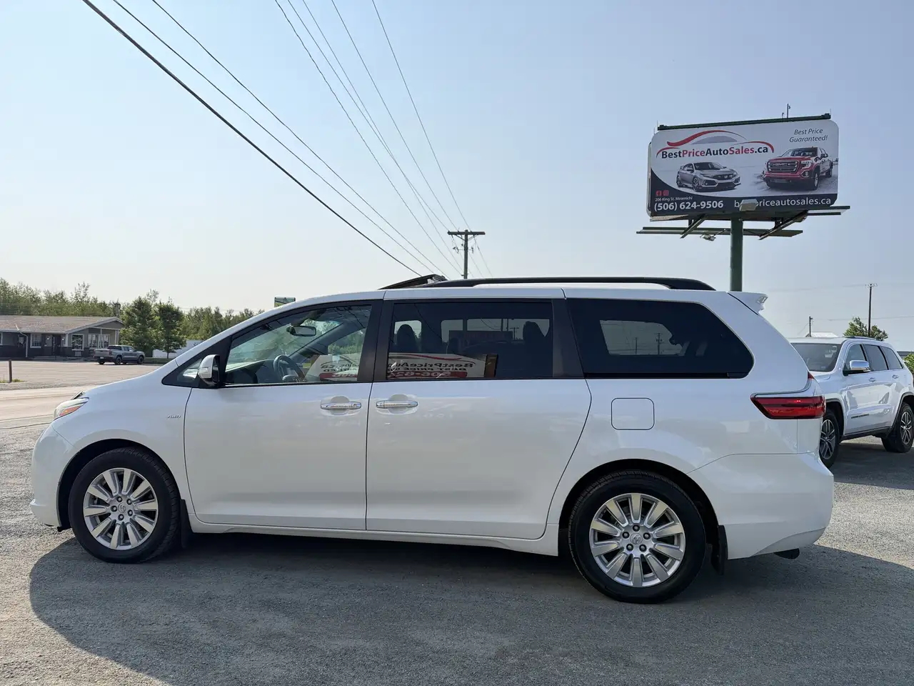 Toyota Sienna photo Toyota Sienna