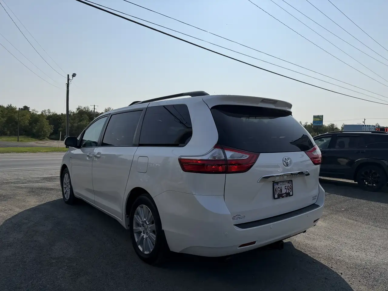 Toyota Sienna photo Toyota Sienna