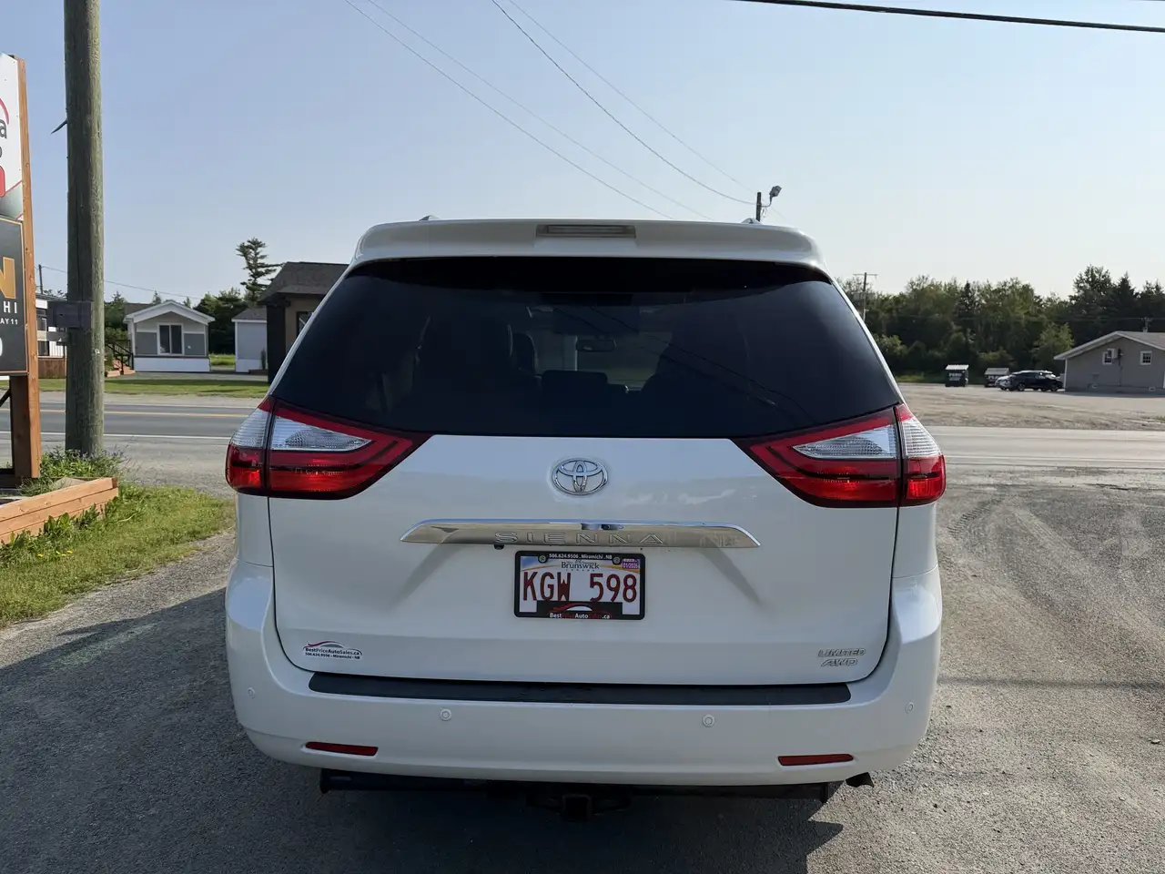 Toyota Sienna photo Toyota Sienna