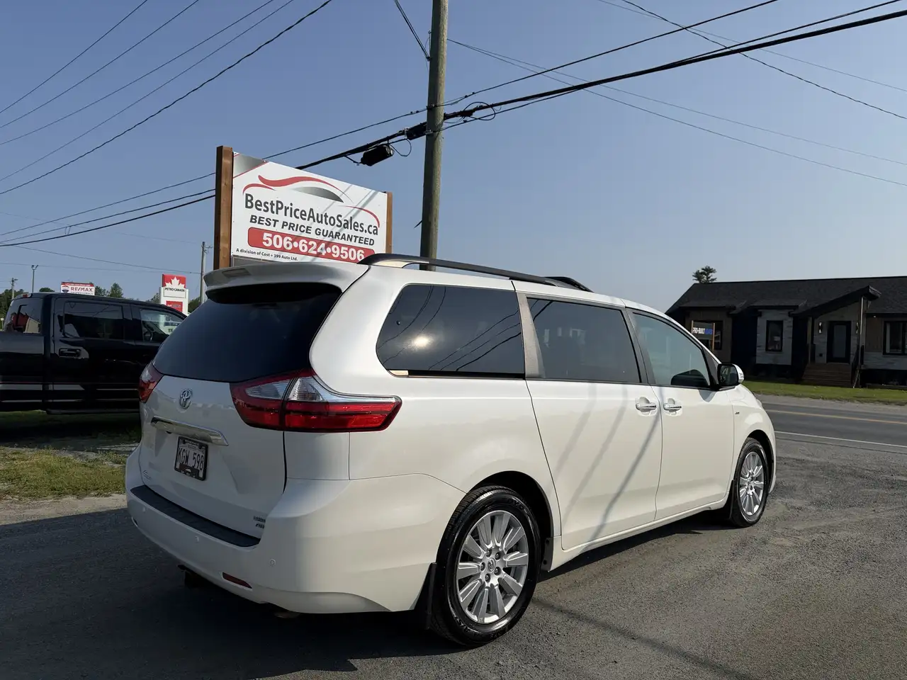 Toyota Sienna photo Toyota Sienna