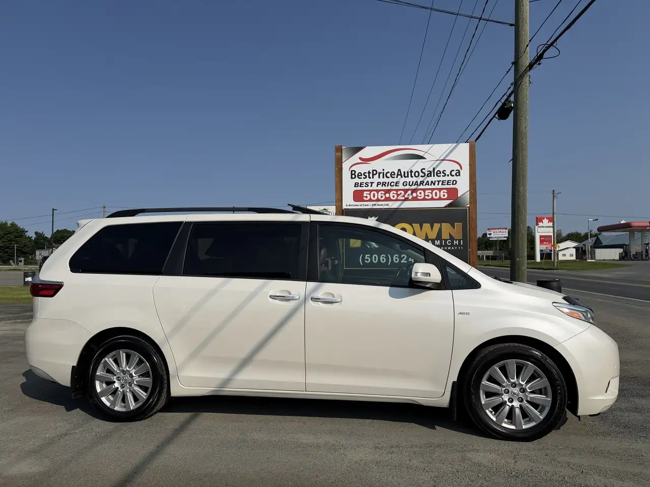 Toyota Sienna photo Toyota Sienna