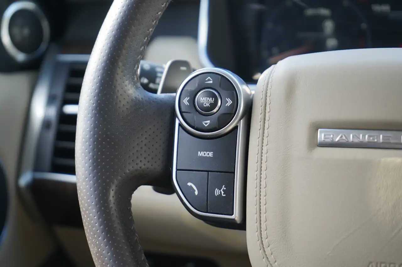 Land Rover Range Rover Sport снимка Land Rover Range Rover Sport