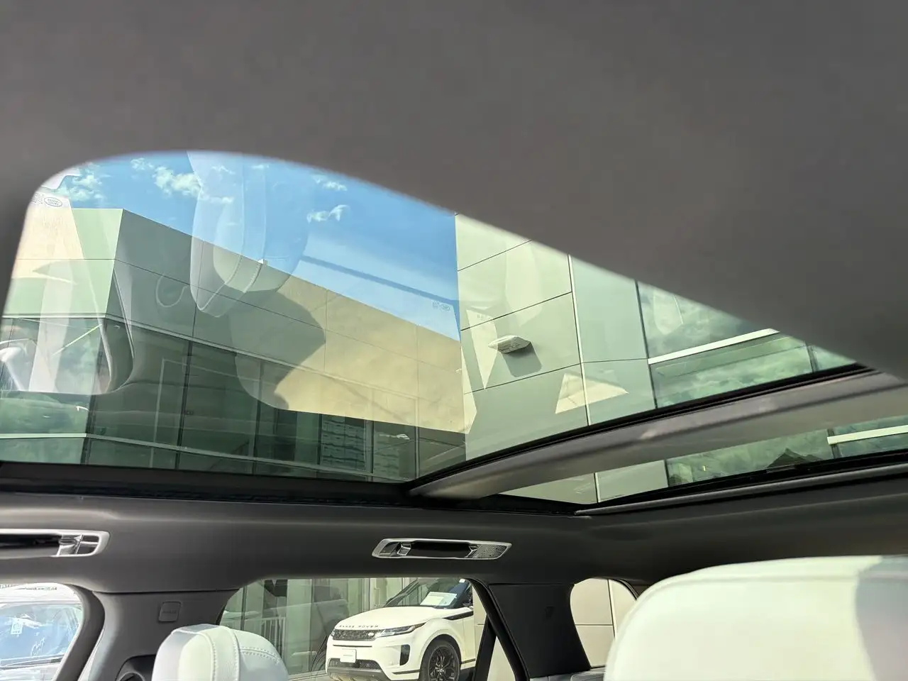 Land Rover Range Rover Sport photo Land Rover Range Rover Sport