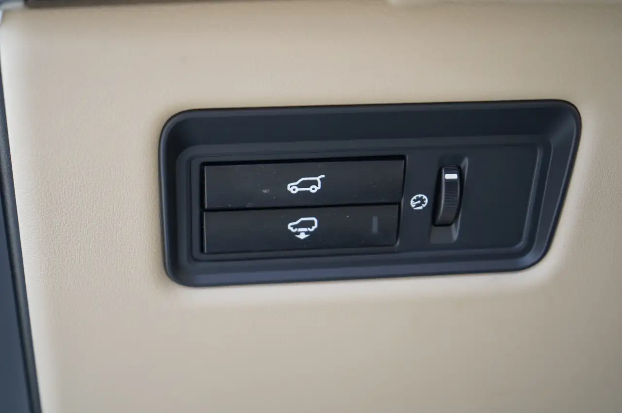 Land Rover Range Rover Sport снимка Land Rover Range Rover Sport