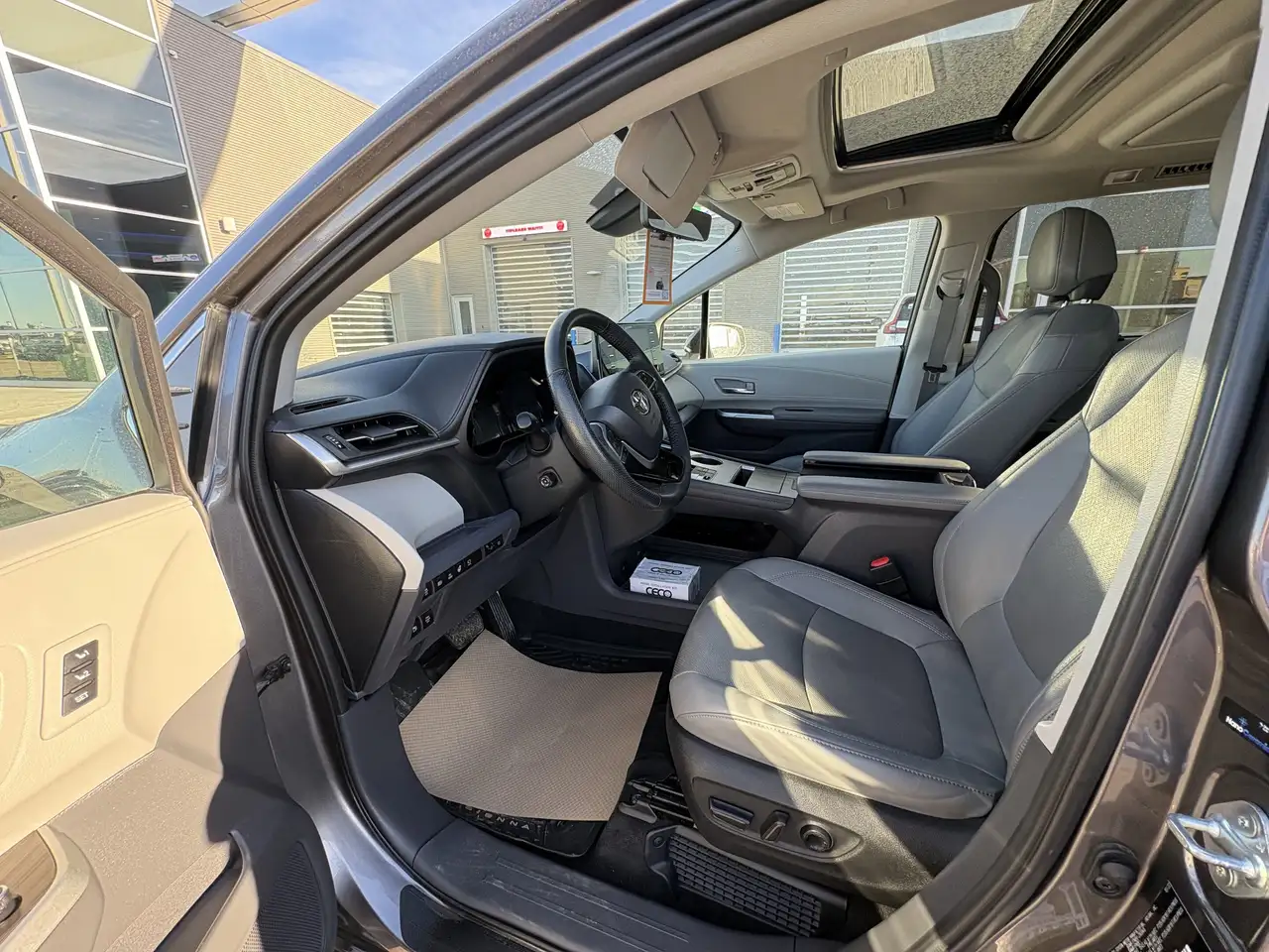 Toyota Sienna fotografie Toyota Sienna