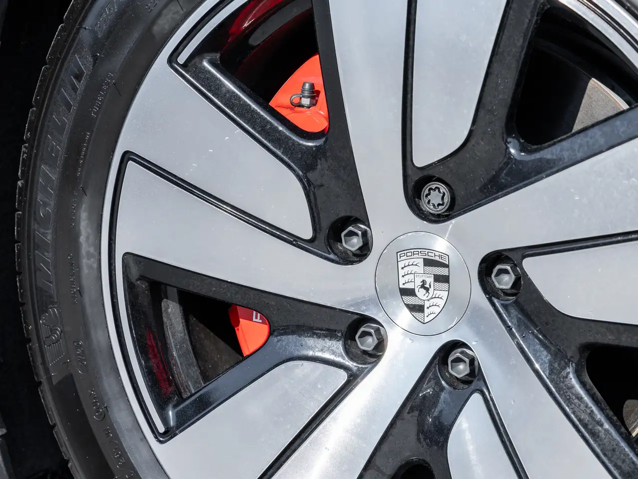 Porsche Taycan снимка Porsche Taycan