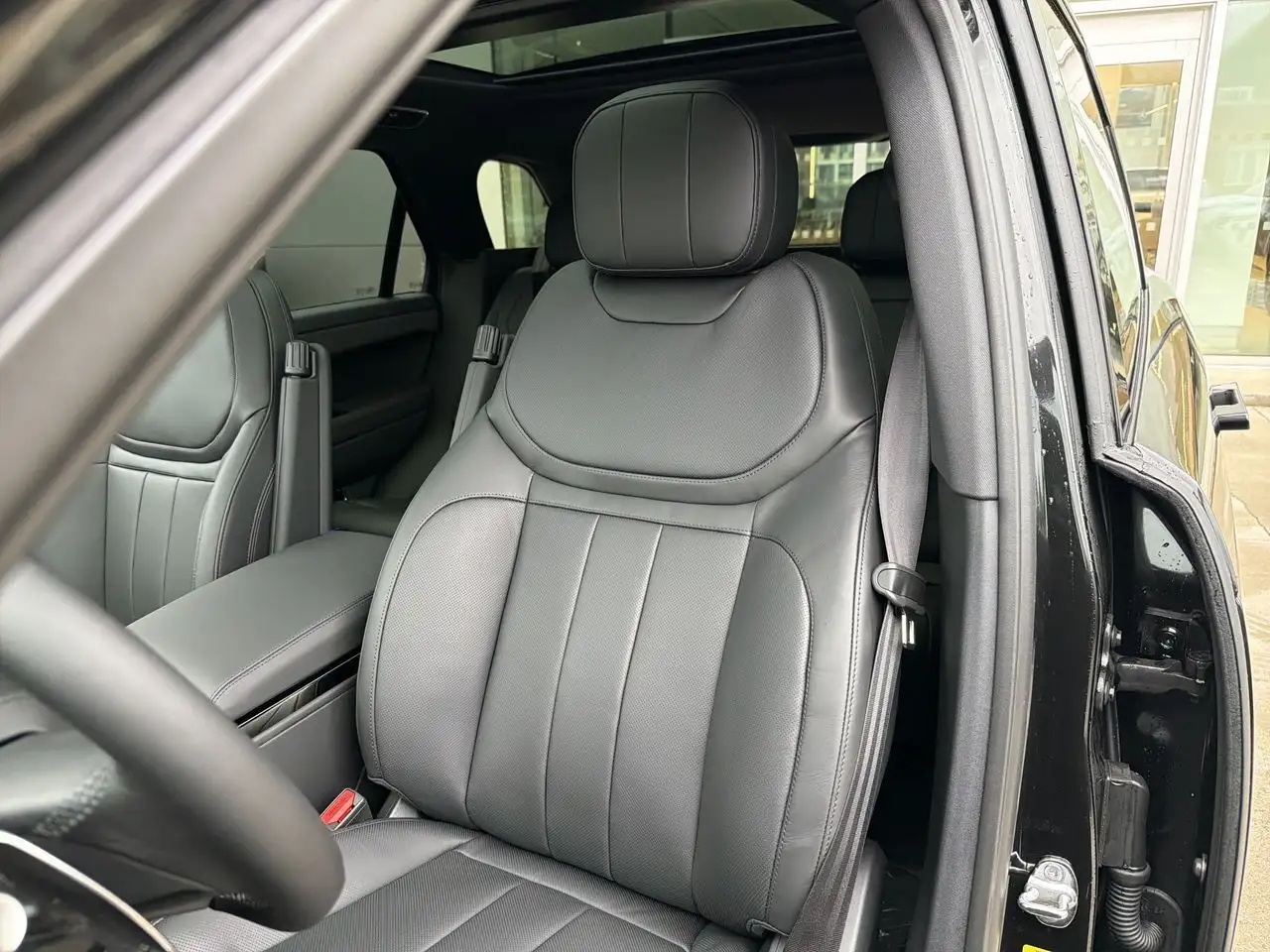Land Rover Range Rover Sport снимка Land Rover Range Rover Sport