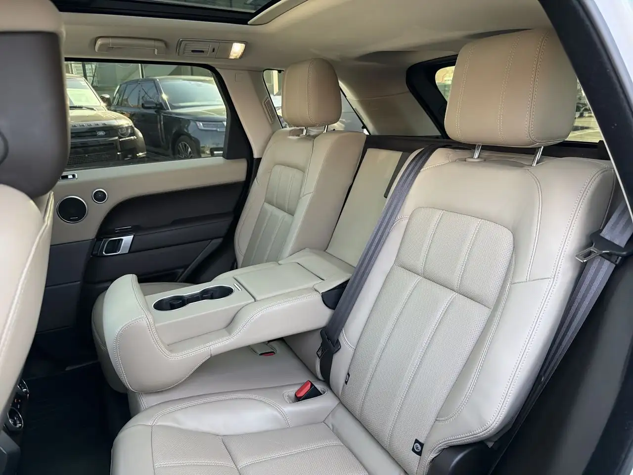 Land Rover Range Rover Sport снимка Land Rover Range Rover Sport