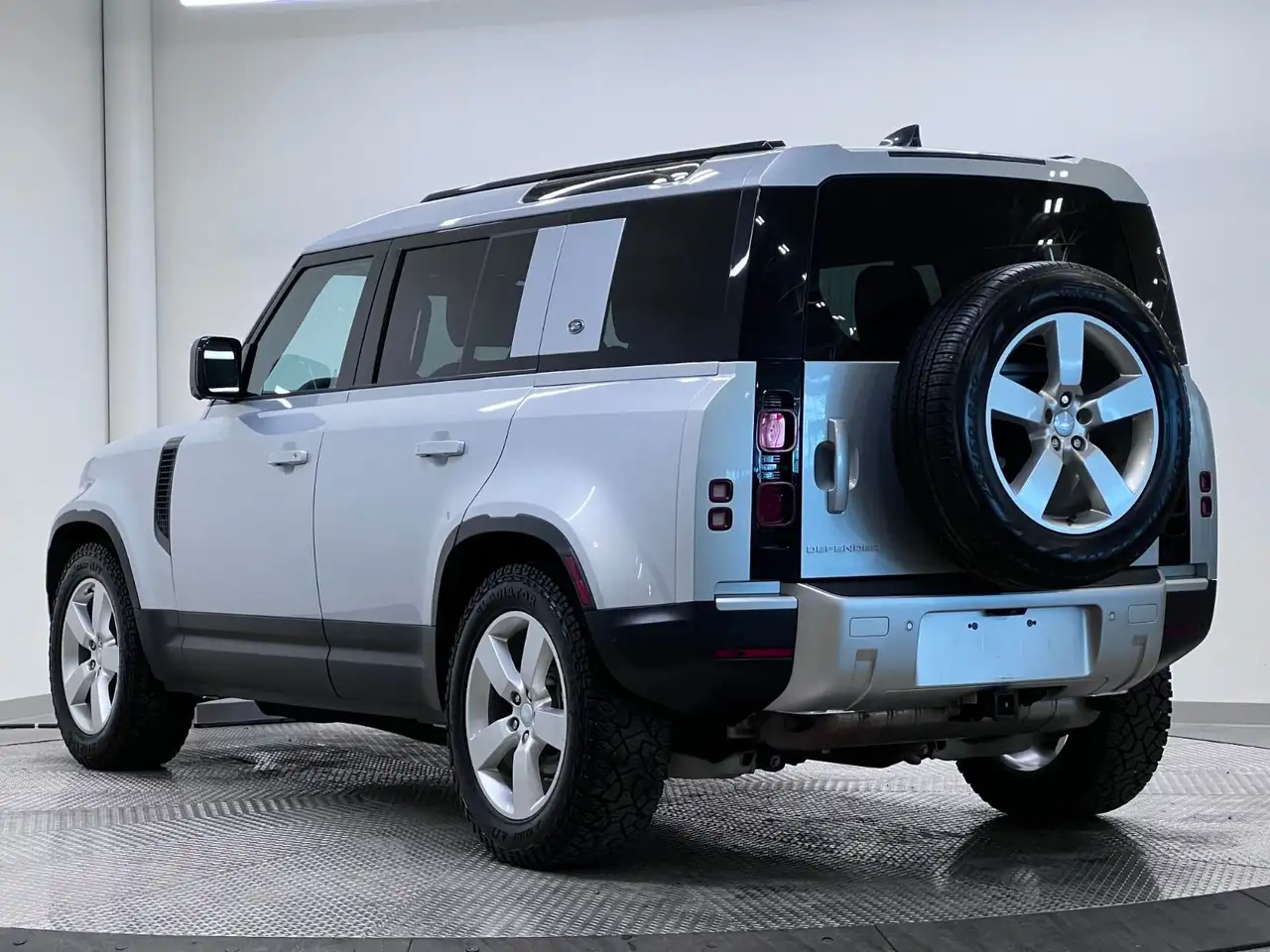 Land Rover Defender photo Land Rover Defender