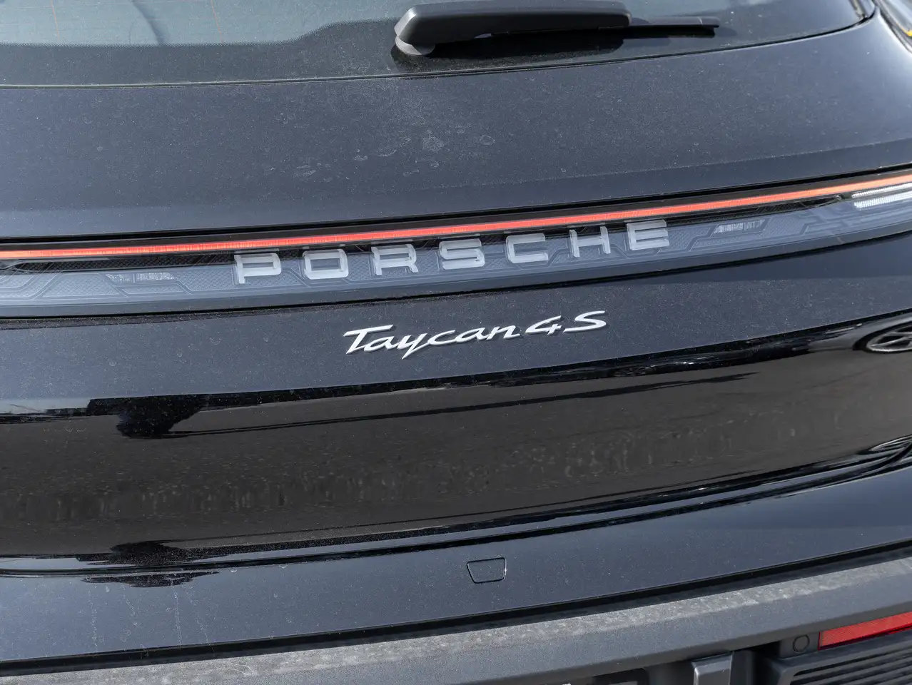 Porsche Taycan снимка Porsche Taycan