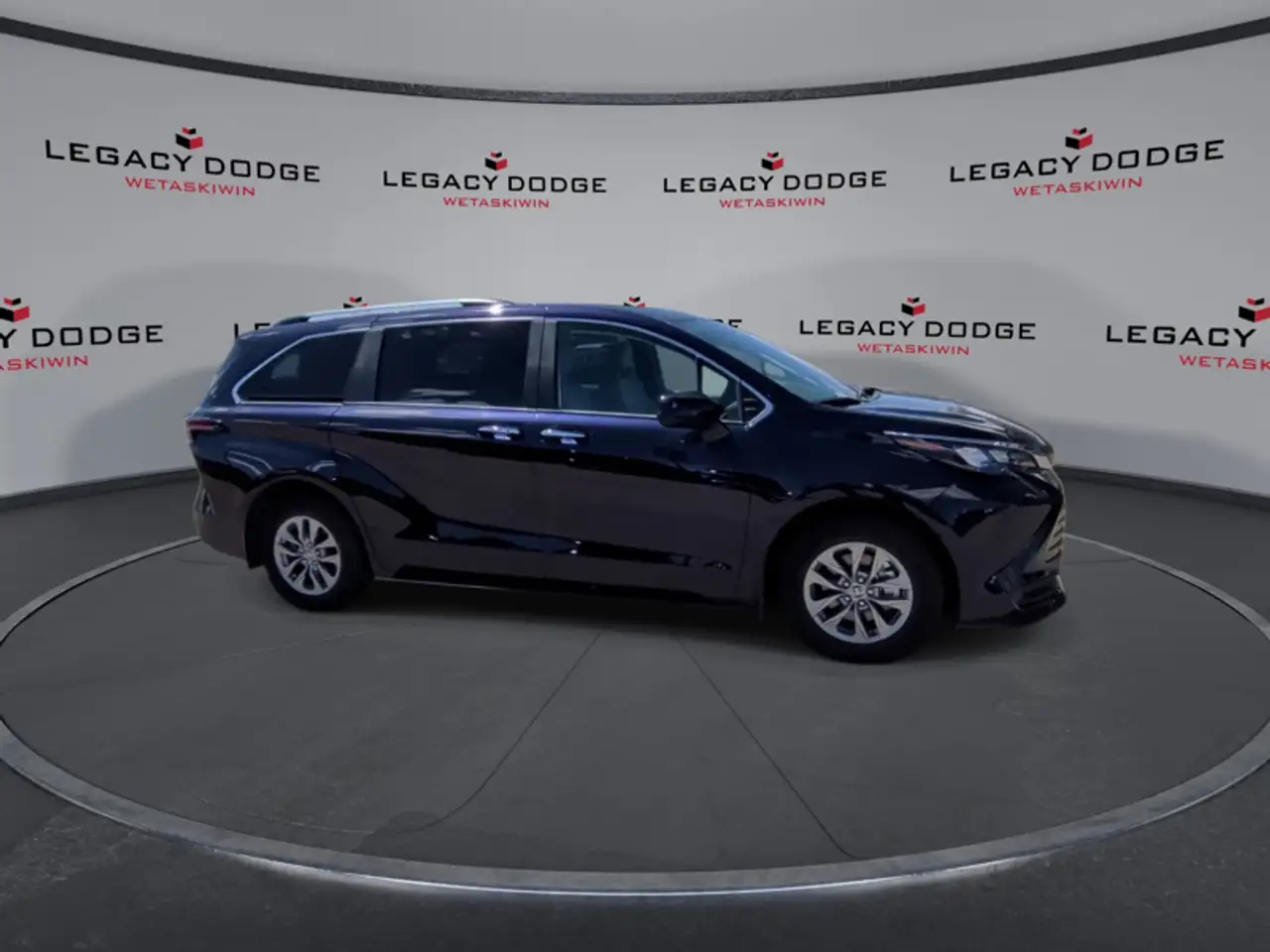 Toyota Sienna снимка Toyota Sienna