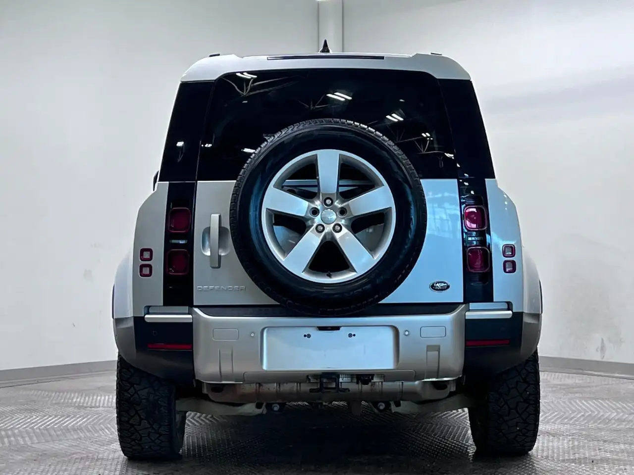 Land Rover Defender photo Land Rover Defender