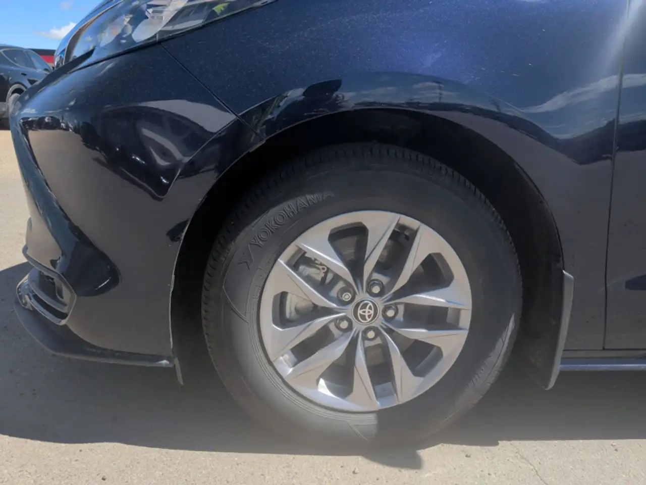Toyota Sienna снимка Toyota Sienna
