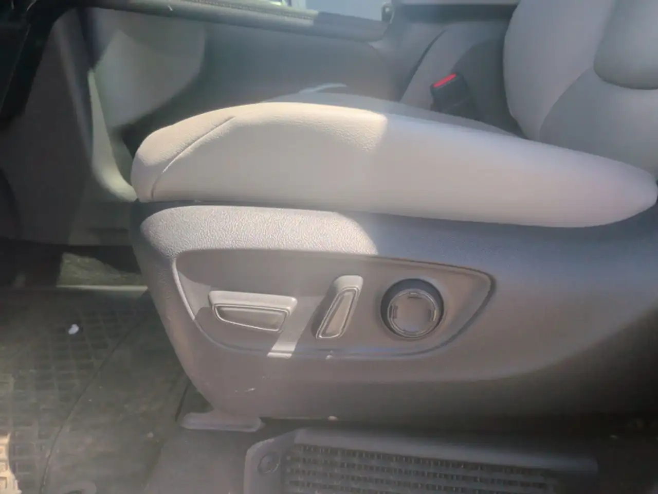 Toyota Sienna снимка Toyota Sienna