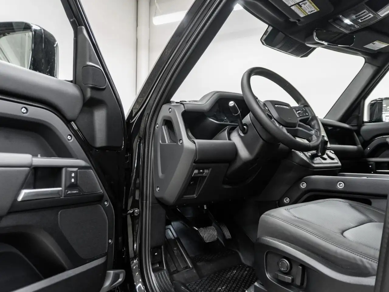 Land Rover Defender photo Land Rover Defender