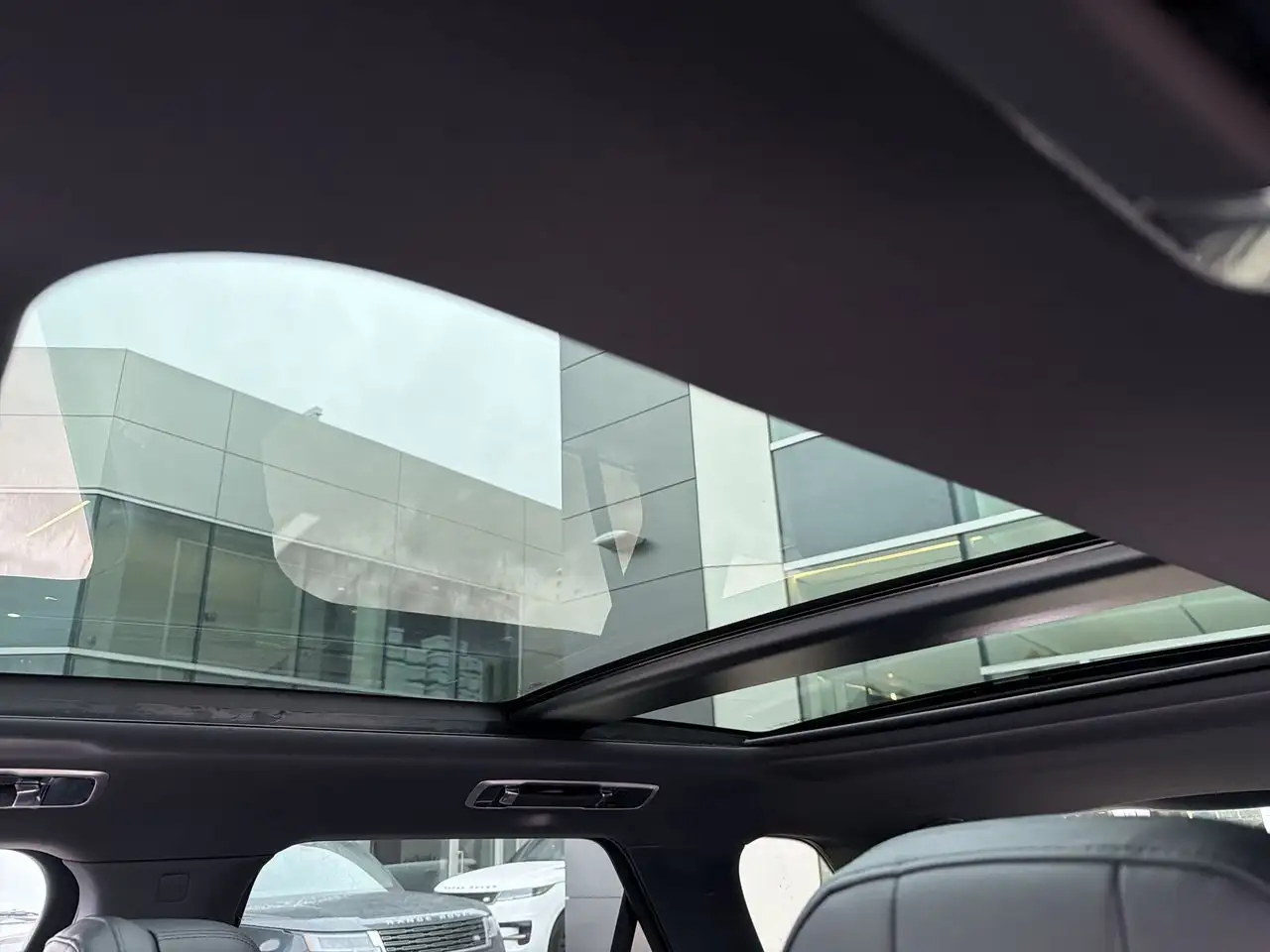 Land Rover Range Rover Sport снимка Land Rover Range Rover Sport