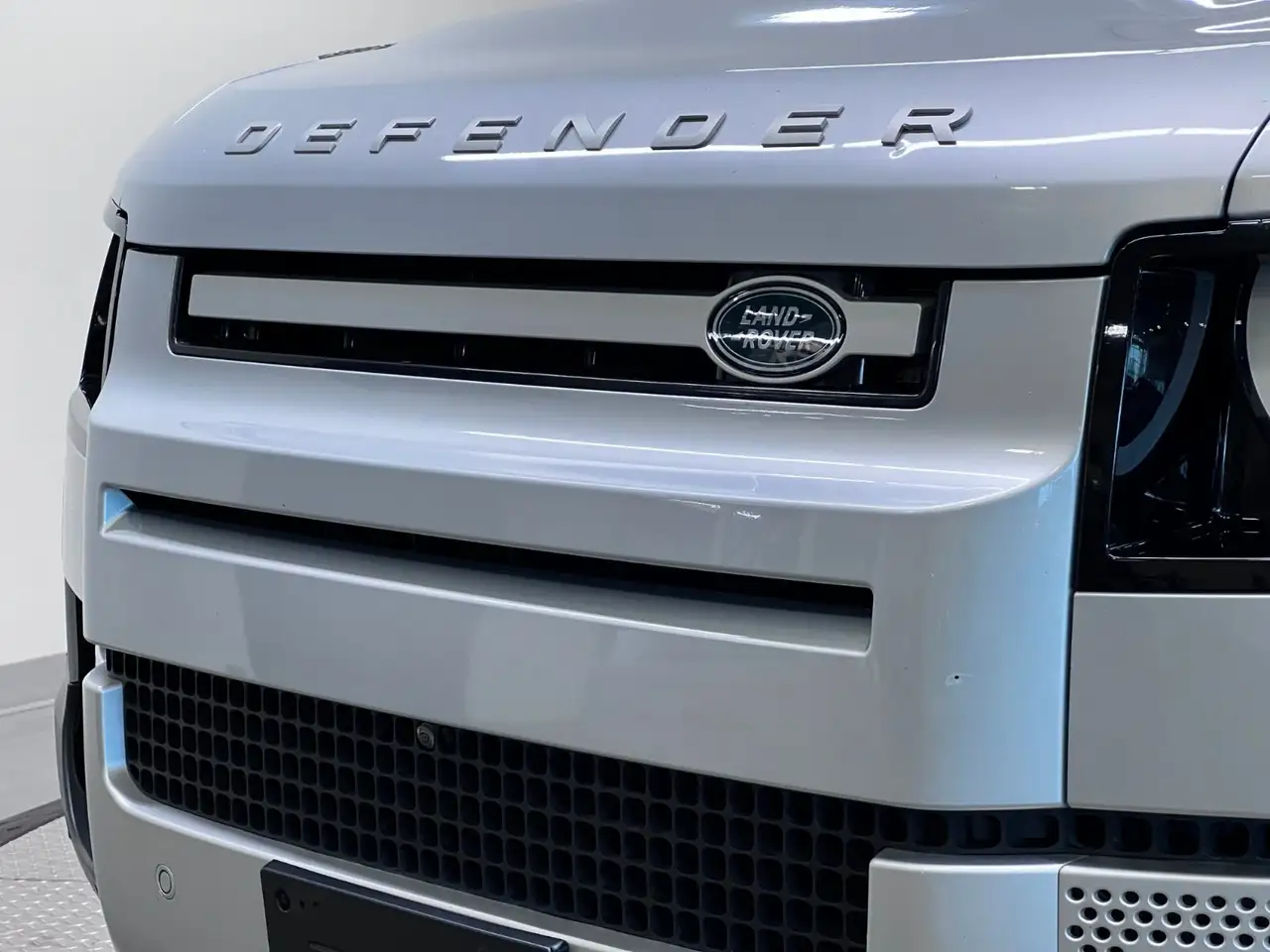 Land Rover Defender photo Land Rover Defender