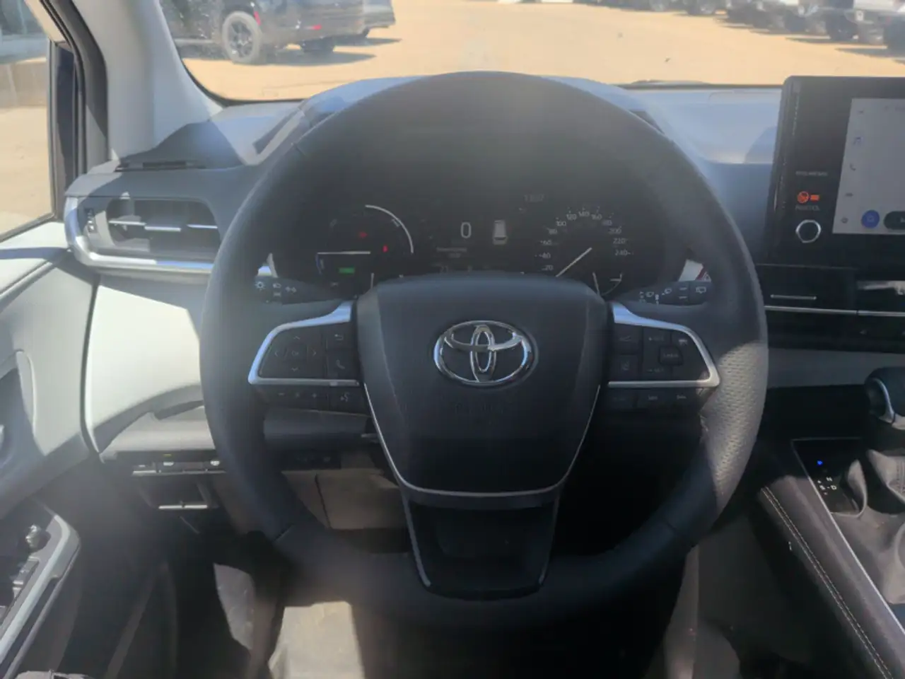 Toyota Sienna снимка Toyota Sienna
