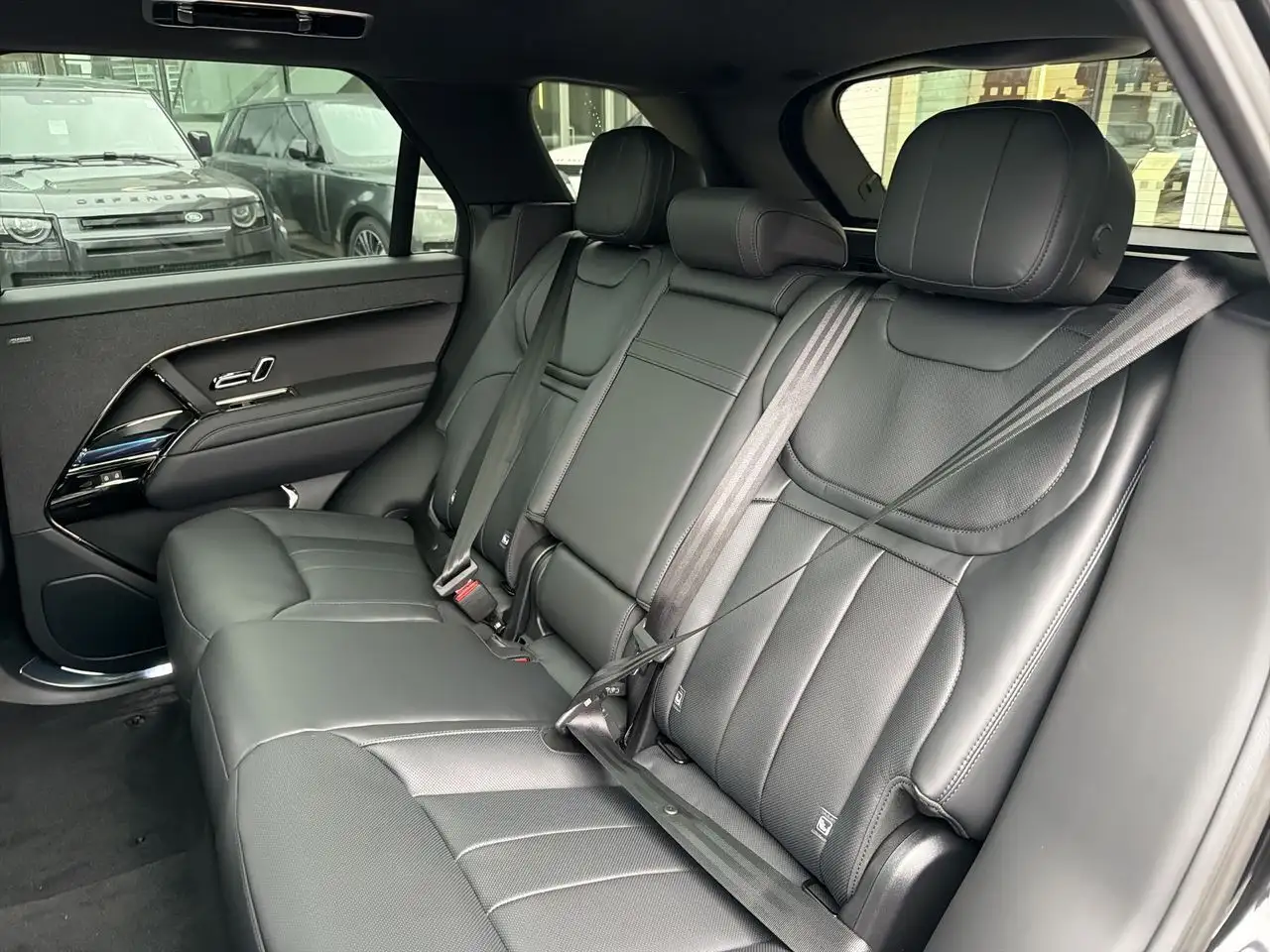 Land Rover Range Rover Sport снимка Land Rover Range Rover Sport